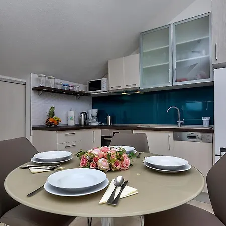 Apartments Beso Makarska Exterior foto