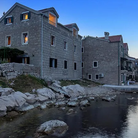Apartments Beso Makarska Exterior foto